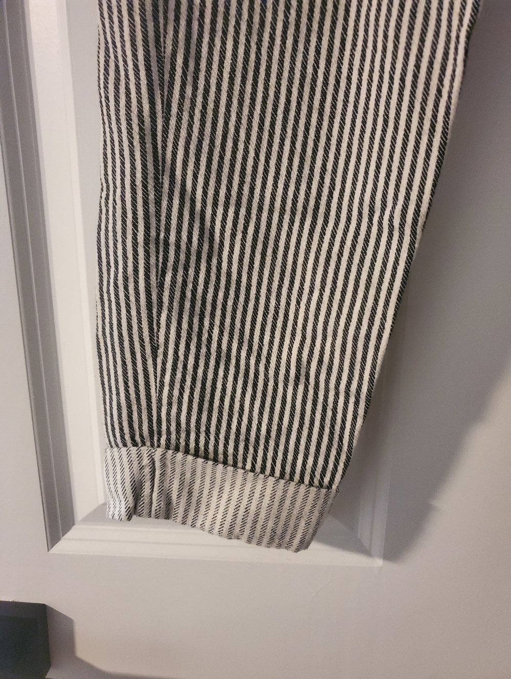 Zara Black & White Vertical Striped Cuffed Pants - Picture 3 of 4